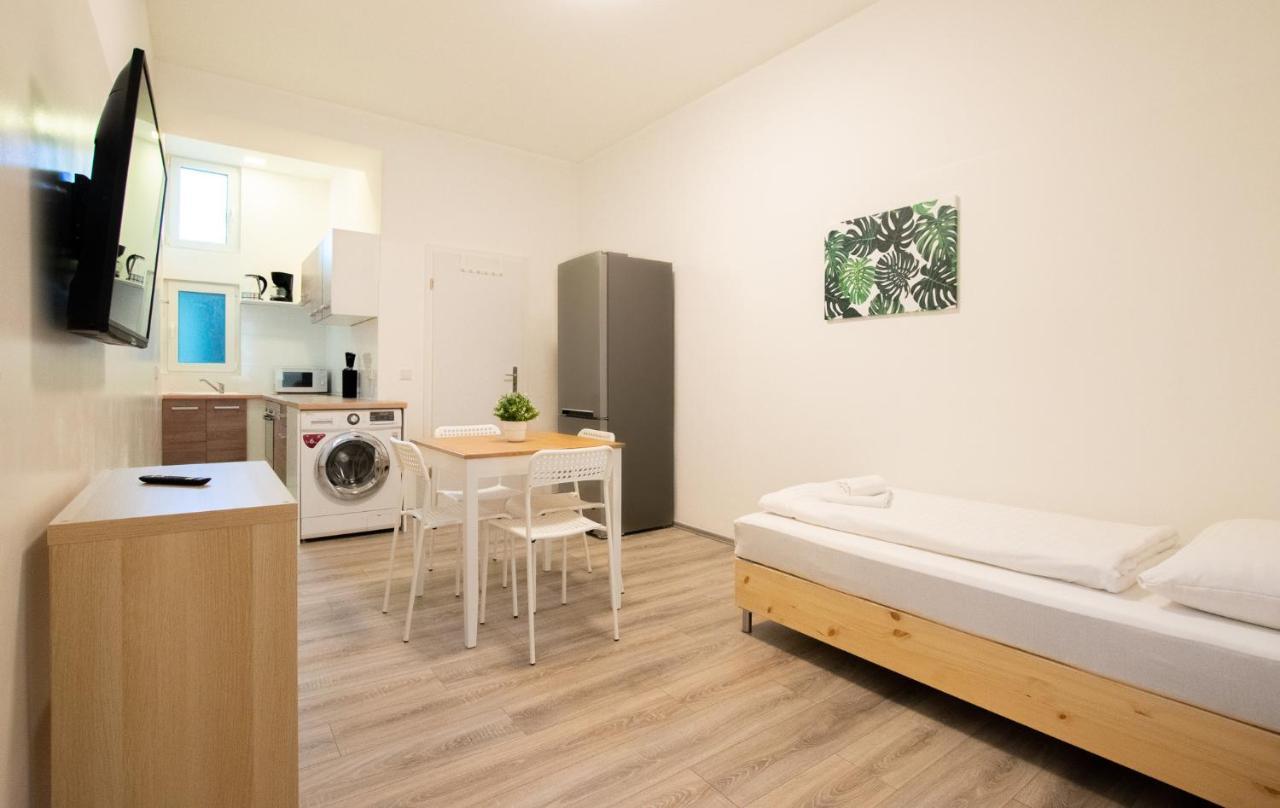 Raj Living - 1 Or 3 Room Apartments - 20 Min Messe Dus And Old Town Dus Dusseldorf Exterior photo